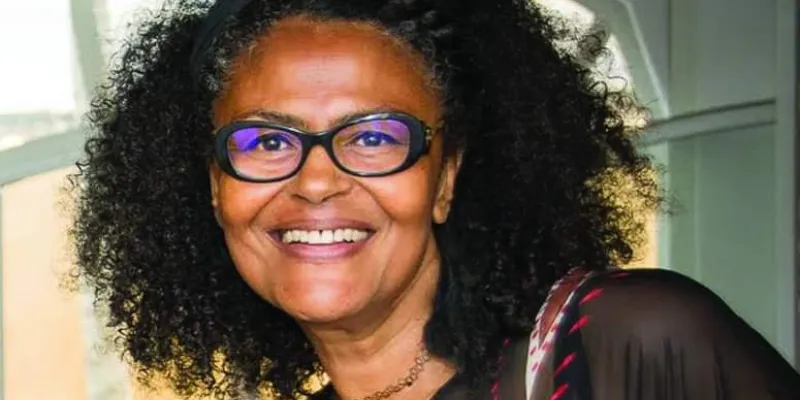 deuil-art-visuel-valerie-oka-range-definitivement-le-pinceau