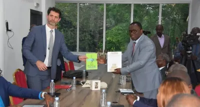 depollution-de-la-lagune-ebrie-les-villes-de-paris-et-abidjan-ensemble-pour-une-nette-proprete