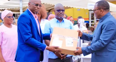 don-et-bienfaisance-la-commune-famille-dattecoube-recoit-un-important-lot-de-materiel-medical