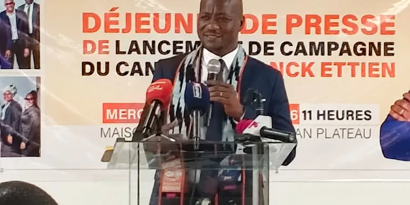 12e-congres-de-lunjci-le-candidat-franck-ettien-sous-le-sceau-de-la-dignite-du-journaliste-ivoirien