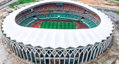 infrastructures-sportives-en-cote-divoire-la-toiture-du-stade-debimpe-retrouve-sa-clarte
