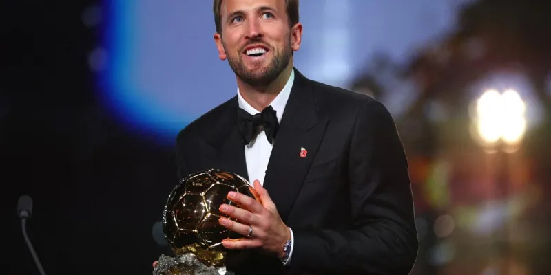 football-ballon-dor-2026-langlais-harry-kane-du-bayern-munich-sur-le-toit-du-monde
