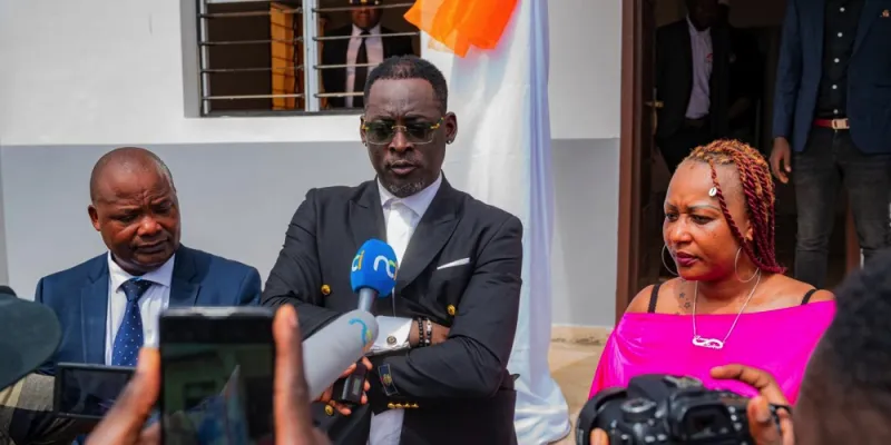 cote-divoire-primud-les-artistes-safarel-obiang-mix-premier-et-kerozen-recoivent-leurs-maisons-enfin