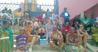 popo-carnaval-une-mosaique-de-festivaliers-a-bonoua