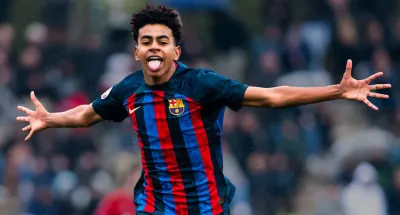 fc-barcelone-lamine-yamal-le-plus-jeune-senior-dans-lhistoire-du-club-est-marocain