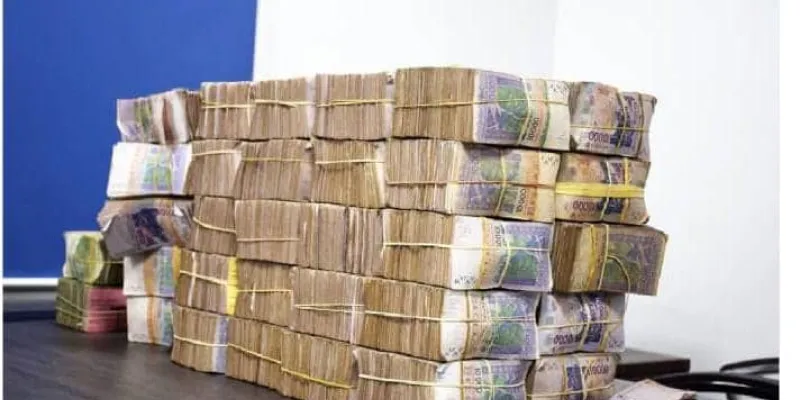 orpaillage-clandestin-pres-dun-demi-milliard-de-francs-cfa-et-des-devises-etrangeres-pris-sur-un-individu-a-bouake
