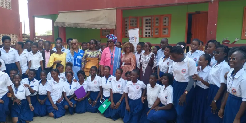 leadership-feminin-une-fondation-instruit-des-filles-sur-limportance-du-digital