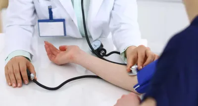 hypertension-arterielle-une-vision-floue-pourrait-etre-un-signe