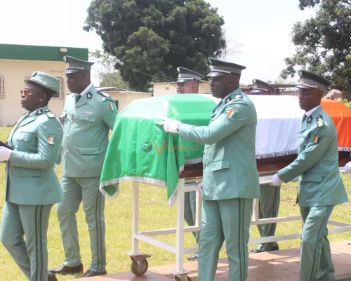 hommages-du-ministere-des-eaux-et-forets-a-feu-colonel-oka-yao-raphael