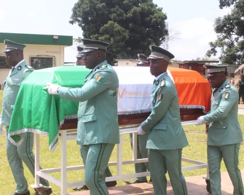 hommages-du-ministere-des-eaux-et-forets-a-feu-colonel-oka-yao-raphael