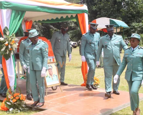 hommages-du-ministere-des-eaux-et-forets-a-feu-colonel-oka-yao-raphael