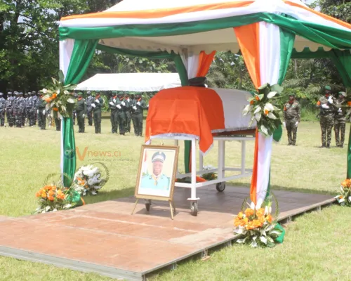 hommages-du-ministere-des-eaux-et-forets-a-feu-colonel-oka-yao-raphael