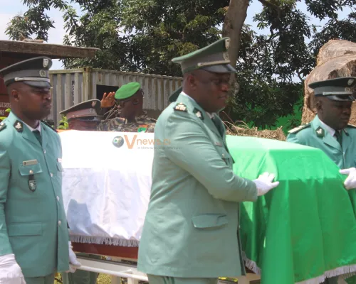 hommages-du-ministere-des-eaux-et-forets-a-feu-colonel-oka-yao-raphael