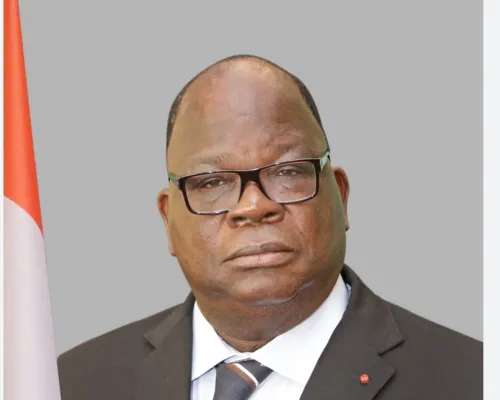 laurent-tchagba-un-diplome-de-lagence-internationale-de-lenergie-atomique-au-service-de-letat